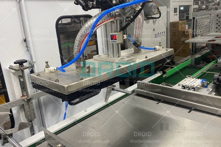 wet wipes case packer DROID - UT-C300 Robotic Case Packer for Wet Wipes Production